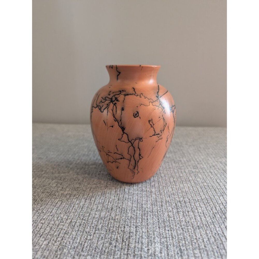 Navajo Horsehair Pottery Vase, 6 1/4" Tall, Signed AZ - Picture 2 of 4